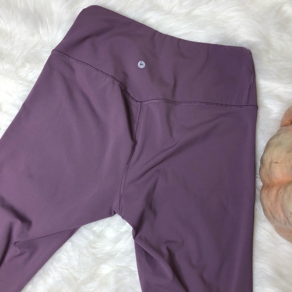 Plum colored leggings - Picture 2 of 2